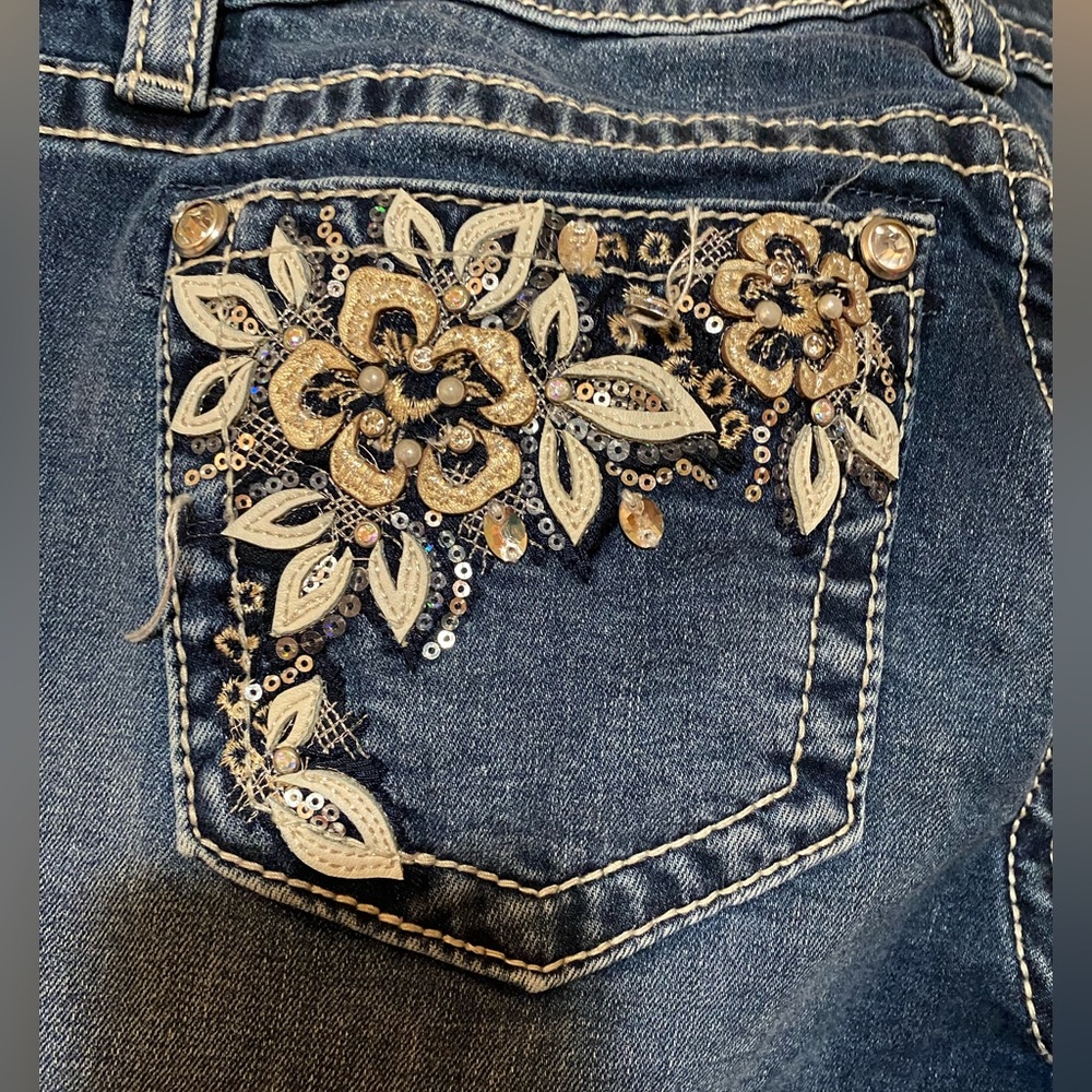 Miss Me Capris - Picture 3 of 5